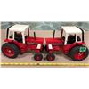 Image 1 : INTERNATIONAL 1486 & 1586 DIE-CAST TRACTORS