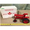 Image 1 : FARMALL 806 DIE-CAST TRACTOR