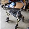 Image 2 : EVOLUTION FOLDING WALKER