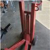 Image 2 : STRONGARM 36 HYDRAULIC LIFT