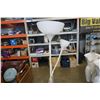 Image 2 : WHITE FLOOR LAMP W/ ADJUSTABLE READING LAMP