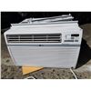 Image 2 : LG 10 000 BTU WINDOW MOUNT AIR CONDITIONER - WORKING