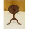 Image 2 : BIRCH QUEEN ANNE ROUND TOP CANDLESTAND 