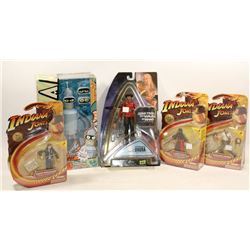 BOX OF ASSORTED COLLECTIBLES INCLUDES 3 INDIANA