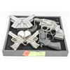 Image 1 : SMALL TRAY OF ASSORTED HANDGUN STASH BUCKLES &