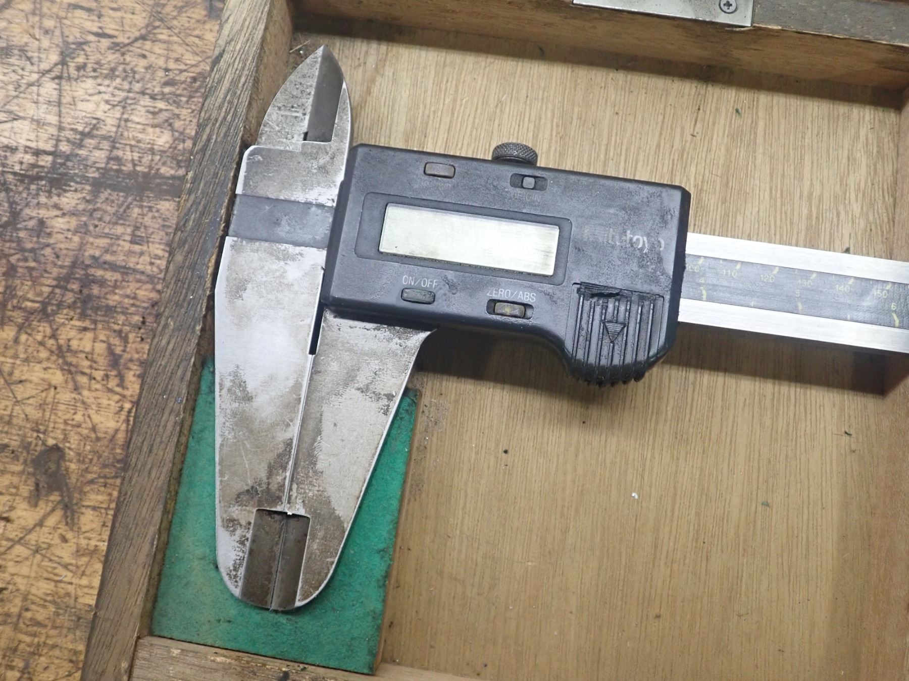 24 digital caliper Clearance