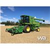 Image 1 : 1985 JOHN DEERE 7720 TITAN II COMBINE