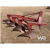 Image 2 : MASSEY FERGUSON 74 4 BOTTOM PLOW