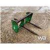 Image 2 : JOHN DEERE Q/C BALE FORK
