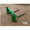 Image 3 : JOHN DEERE Q/C BALE FORK
