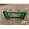 Image 5 : JOHN DEERE Q/C BALE FORK