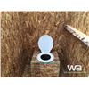 Image 5 : RUSTIC WOOD OUTHOUSE WITH SKY LIGHT