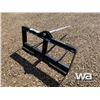Image 3 : TOMAHAWK SKID STEER BALE FORK