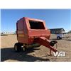 Image 2 : 2001 NEW HOLLAND 688 ROUND BALER
