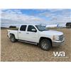 Image 2 : 2013 CHEVROLET SILVERADO CREW CAB PICKUP
