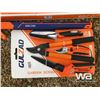 Image 2 : 10LB SLEDGE HAMMER, BOLT CUTTERS, AXE, GARDEN TOOL