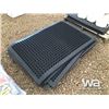 Image 2 : (18) RUBBER MATS