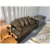 Image 1 : 2 PIECE SOFA W/ LOVE SEAT