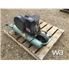 Image 8 : (2) HITACHI 2.5 HP ELECTRIC AIR COMPRESSORS