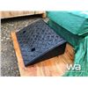 Image 2 : (8) RUBBER CURB RAMP