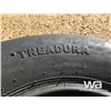 Image 2 : (UNUSED) (4) TREADURA IMPLEMENT 9.5L-15 TIRES