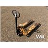 Image 3 : PALLET JACK