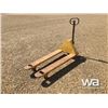 Image 2 : YELLOW PALLET JACK