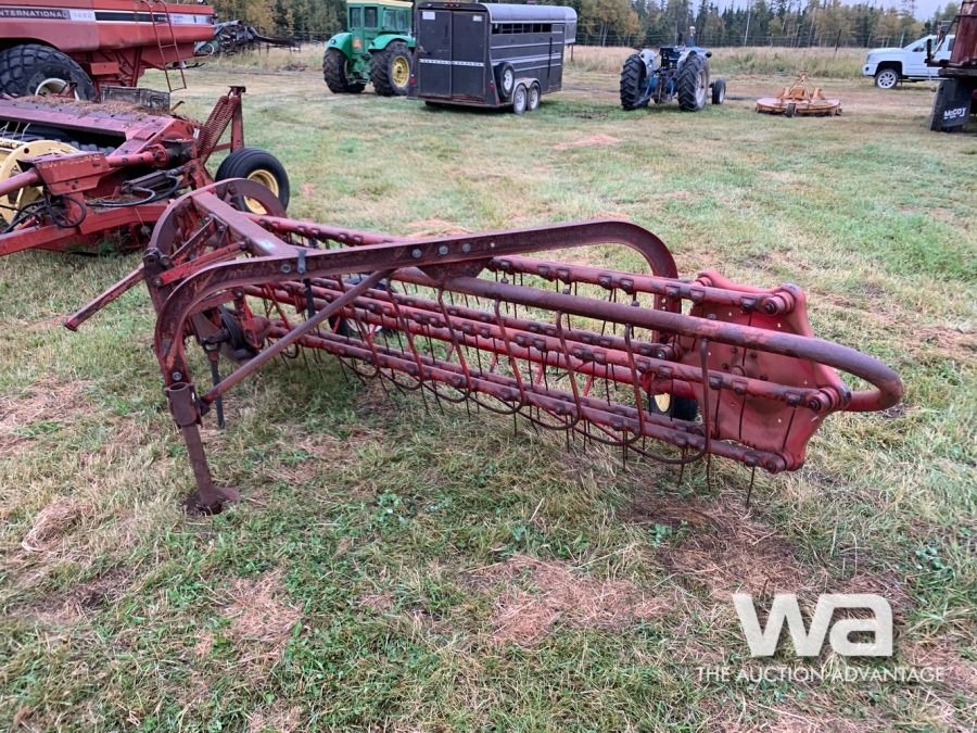 MASSEY FERGUSON 25 BAR HAY RAKE