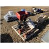 Image 2 : RED LAWN SPREADER,(2) JACKALLS,(2) HAND SPRAYERS
