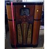 Image 1 : ANTIQUE PARLOR RADIO