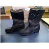 Image 2 : LEATHER BOOTS MADE IN CANADA 7.5 WIDE SET FEMALE