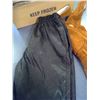 Image 10 : PURE LEATHER BLACK PANTS AND SWAYED BROWN OVERALLS