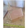 Image 2 : CHURCH BIRD HOUSE (5 3/4" X 7 3/4" X 14"H)