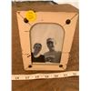 Image 1 : VINTAGE PICTURE FRAME