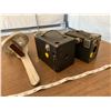 Image 1 : 2 BLACK BOX CAMERAS AND PERFECSCOPE VIEWFINDER