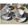 Image 2 : CHINAWARE - 5X TEACUPS, SAUCERS (3), AND BOWL