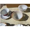 Image 3 : CHINAWARE - 5X TEACUPS, SAUCERS (3), AND BOWL