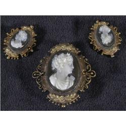 1 VICTORIAN CAMEO SET