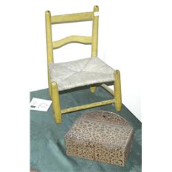 1 PRIMITIVE PAINTED HANGING BOX