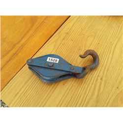 1528___1 -- 4" rope snatch block