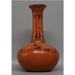 MARICOPA INDIAN POTTERY VASE