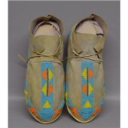 PLAINS INDIAN MOCCASINS
