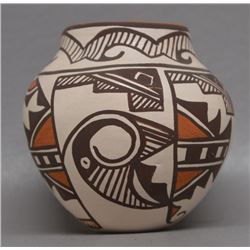 ZUNI INDIAN POTTERY JAR (JENNIE LAATE)