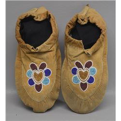 CREE INDIAN MOCCASINS