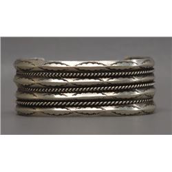 NAVAJO INDIAN BRACELET (TAHE)