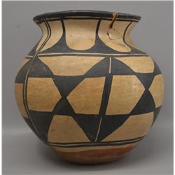 SANTO DOMINGO INDIAN POTTERY JAR