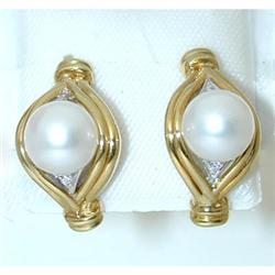 1374 18k 2 tone Gold Pearl Earrings w/Diamond