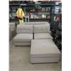Image 1 : 4 Piece Sectional Sofa with Large Ottoman