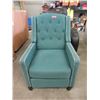 Image 1 : Green Fabric Upholstered Push Back Recliner