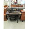 Image 1 : Vintage Oak Singer Treadle Sewing Machine